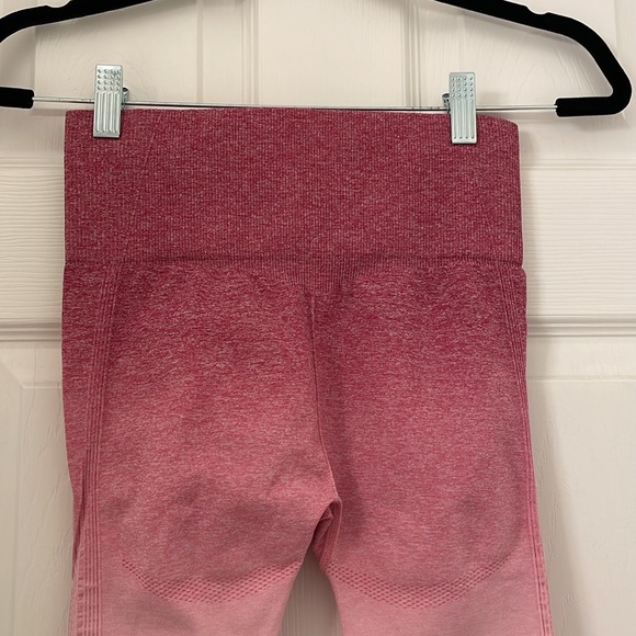 Pink Ombré Workout Crop Top and Tights - Picture 6 of 6